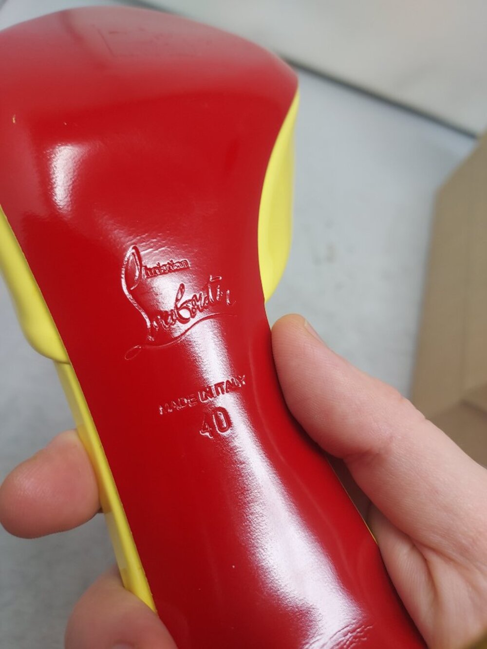 CHRISTIAN LOUBOUTIN Me Dolly Patent Yellow Heel Sandal - Picture 4 of 12